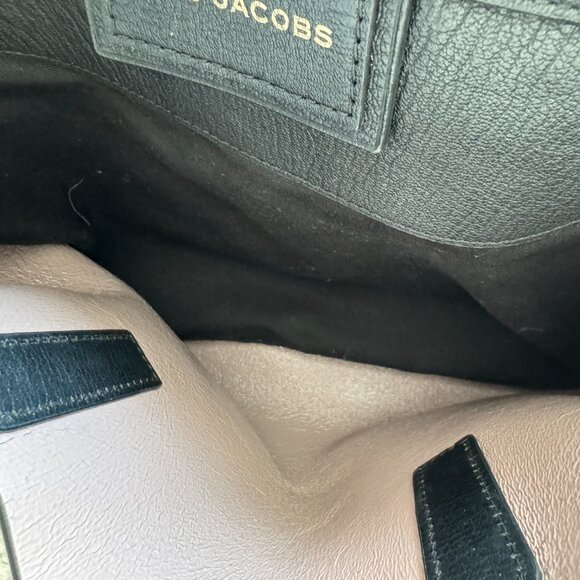 MARC JACOBS The Protege LARGE Leather Tote Color: BLACK /Gold Dust Bag - Picture 12 of 15